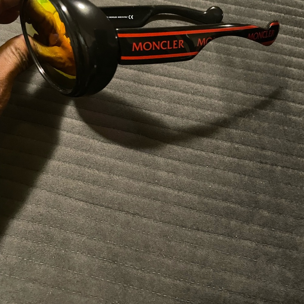 Brand new sunglasses - Picture 2 of 4